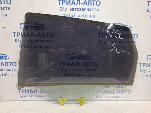 Куточок задніх лівих дверей 82301JD000 NISSAN