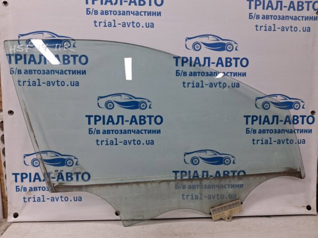 Скло передніх дверей, правою 824202W010 HYUNDAI
