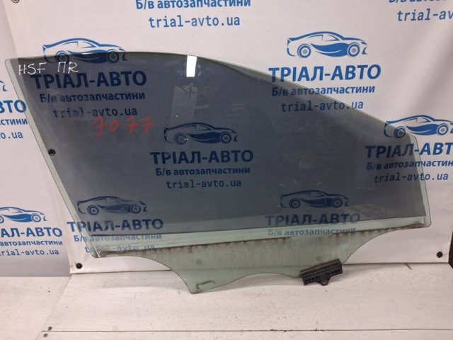 Скло передньої правої двері 824202W060 HYUNDAI