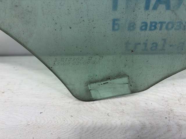 Скло передньої правої двері 82420D7020 HYUNDAI