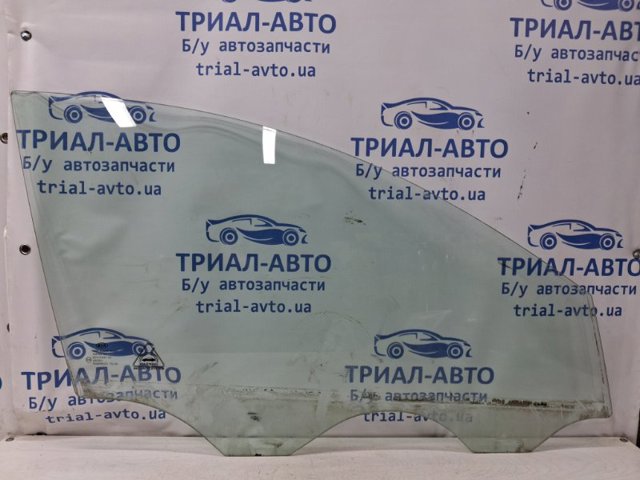Скло передніх дверей, правою 824211H020 HYUNDAI