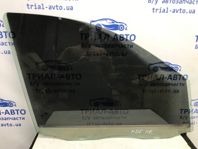Скло передніх дверей, правою 824212B010 HYUNDAI