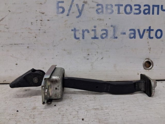 Обмежувач відкриття дверей, задній 824304EA0A NISSAN