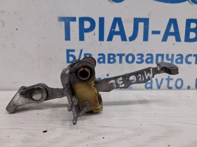 Обмежувач відкриття дверей, задній 824306303R RENAULT