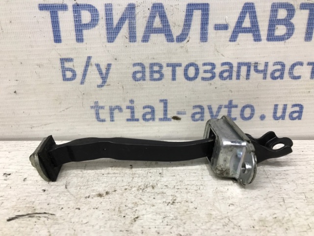 Обмежувач відкриття дверей, задній 82430JG000 NISSAN