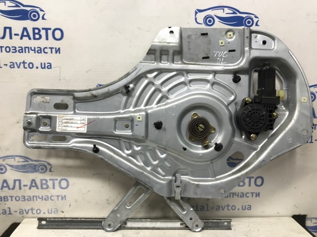 Механізм стеклопідйомника дверей передніх, лівих 824702E010 HYUNDAI