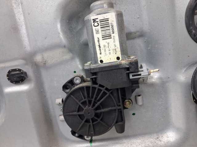 Склопідйомник з електродвигуном 824712B000 HYUNDAI