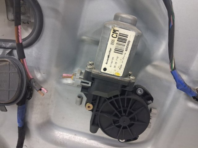Склопідйомник передньої правої двері 824812B000 HYUNDAI