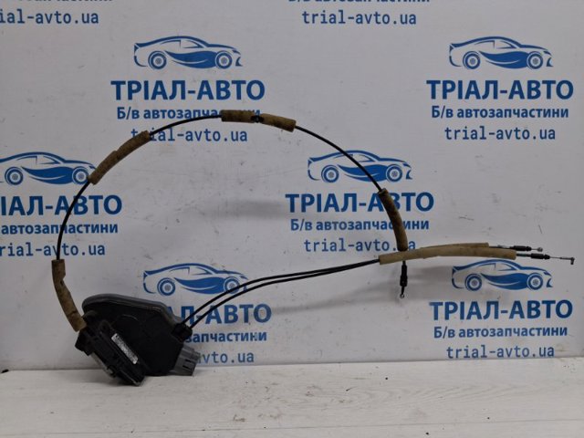 Замок задньої дверї, правої 825003JA0A NISSAN