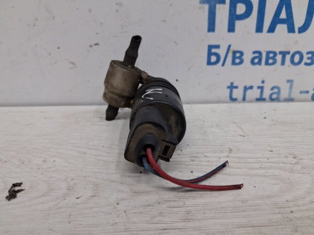 Помпа омивача скла заднього 8260A059 MITSUBISHI