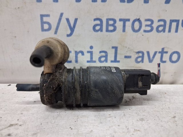 Моторчик омивача заднього скла 8260A059 MITSUBISHI