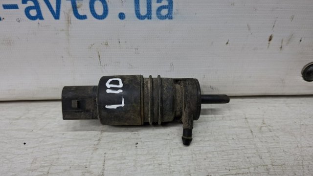 Електропомпа омивача переднього скла 8260A109 MITSUBISHI
