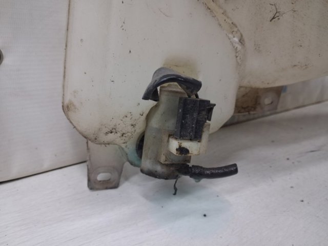 Бачок омивача лобового скла 8260A141 MITSUBISHI