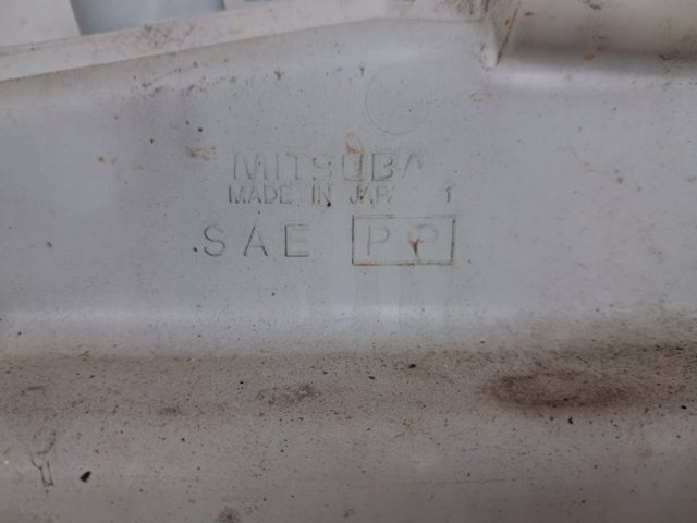 Водяний бачок омивача скла 8260A215 MITSUBISHI
