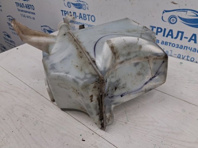 Бачок омивача скла 8260A241 MITSUBISHI