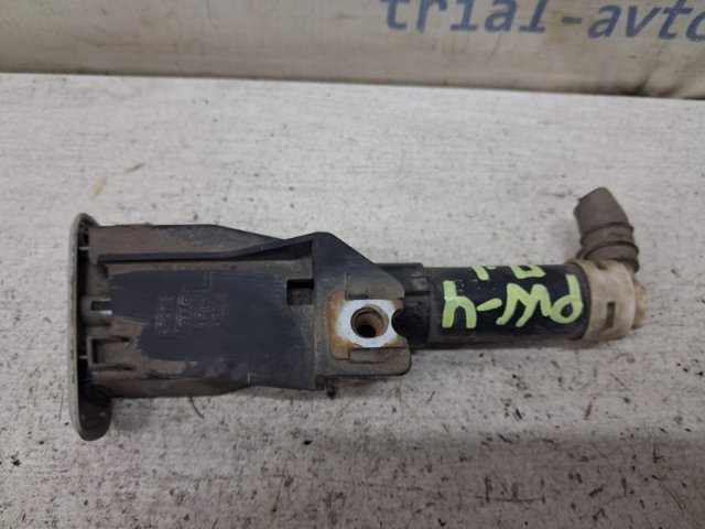 Сопло омивача фари передньої, лівої 8264A025 MITSUBISHI