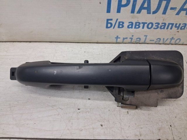 Ручка задніх дверей зовнішня 826511H010 HYUNDAI