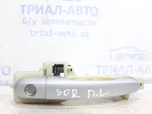Тримач зовнішньої ручки дверей, передньої лівої 826552P000 HYUNDAI