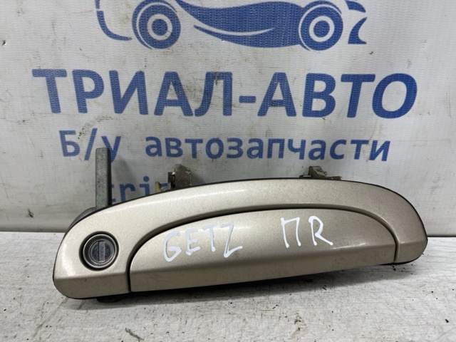 Ручка передньої двері зовнішня права 826601C060 HYUNDAI