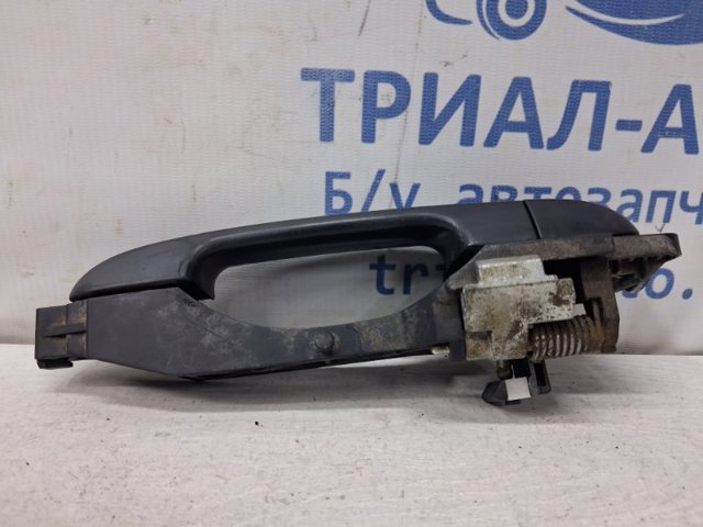 Тримач зовнішньої ручки дверей, правих дверей 826651H000 HYUNDAI