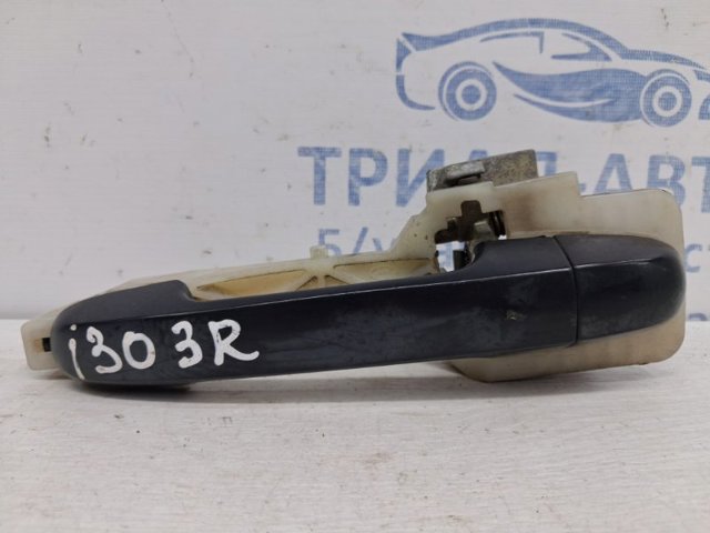 Тримач зовнішньої ручки дверей, передньої правої 826652H000 HYUNDAI