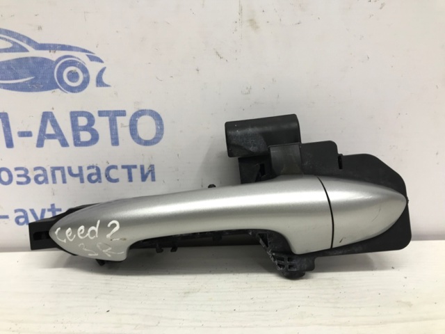 Тримач зовнішньої ручки дверей, передньої правої 82665A2000 HYUNDAI
