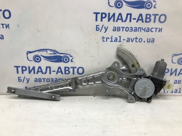 Двигун стеклопод'емника двері задньої, лівої 827311BA0A NISSAN