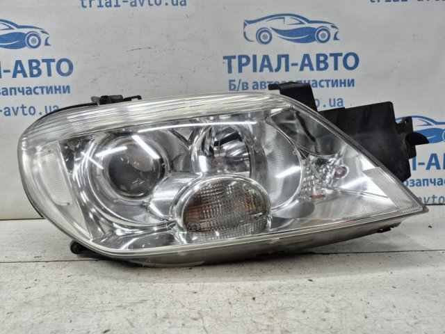 Фара передня права 8301A170 MITSUBISHI