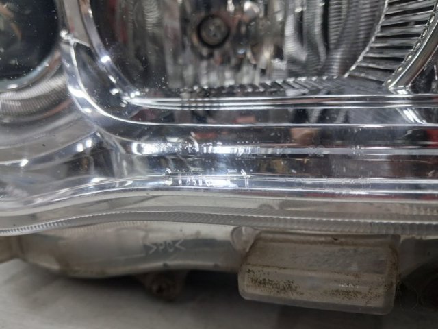 Фара передня права 8301C226 MITSUBISHI
