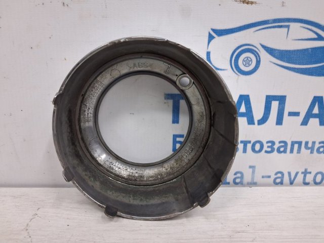Окантовка противотуманки 8321A289 MITSUBISHI