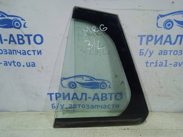 Скло багажного відсіку, ліве 833070008R RENAULT