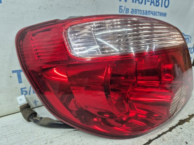 Ліхтар задній лівий 8330A049 MITSUBISHI