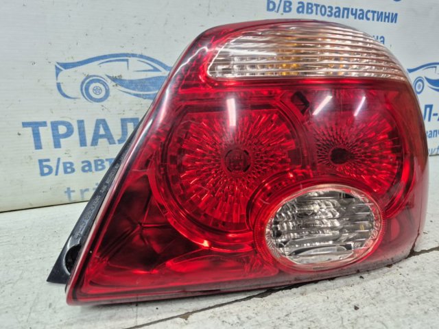 Задні ліхтарі 8330A050 MITSUBISHI