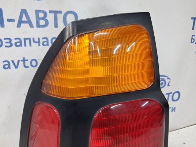 Задня ліва фара 8330A059 MITSUBISHI