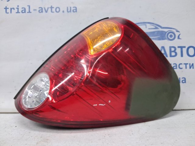 Задній правий стоп 8330A156 MITSUBISHI