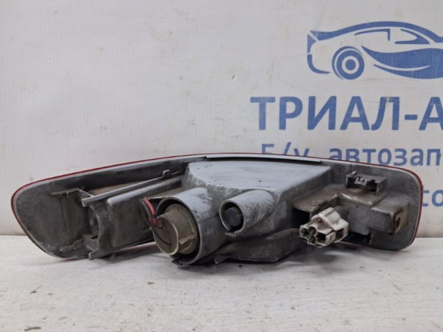 Правий катафот бампера 8337A014 MITSUBISHI