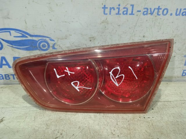 Ліхтар внутрішній правий седан червоний mitsubishi lancer x 07- 8337A046
