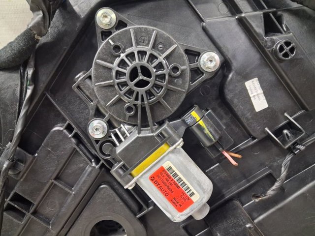 Склопідйомник задніх правих дверей 83481F1000 HYUNDAI