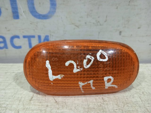 Повторювач повороту в крило 8351A003 MITSUBISHI