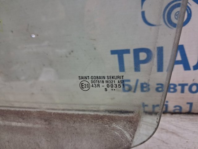 Скло задньої двері лівої 8454679J00 SUZUKI