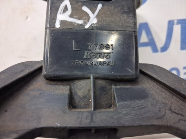 Форсунка омивача фари передньої, лівої 8520848011 TOYOTA