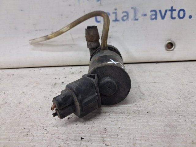 Насос омивача фар 8528020020 TOYOTA