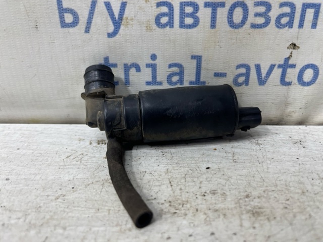 Моторчик омивача переднього скла 8533005030 TOYOTA