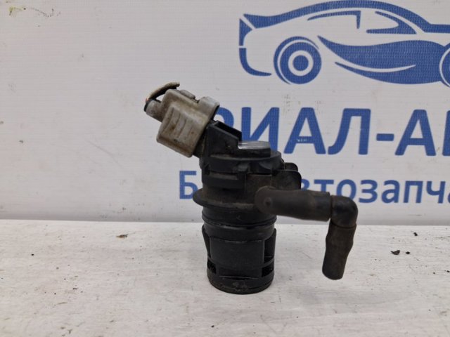 Насос омивача заднього 8533060160 TOYOTA