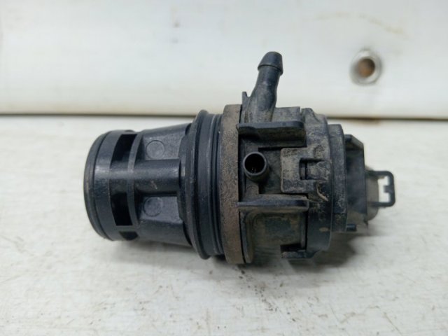Помпа омивача скла заднього 8533060160 TOYOTA