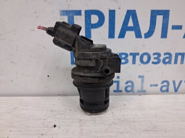 Моторчик омивача переднього скла 8533060190 TOYOTA