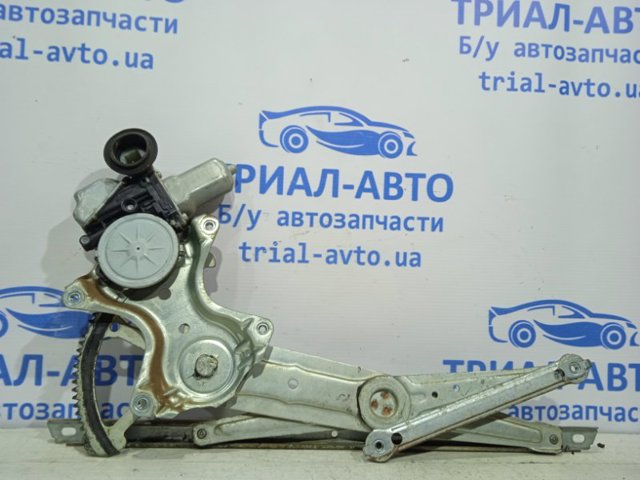 Двигун склопідіймача двері передньої, правої 8571035180 TOYOTA