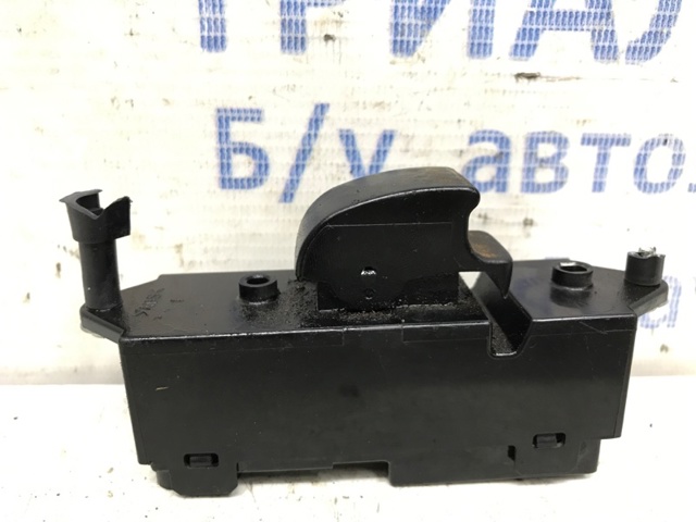Кнопковий блок керування склопідіймачами передній правий 8608A065 MITSUBISHI