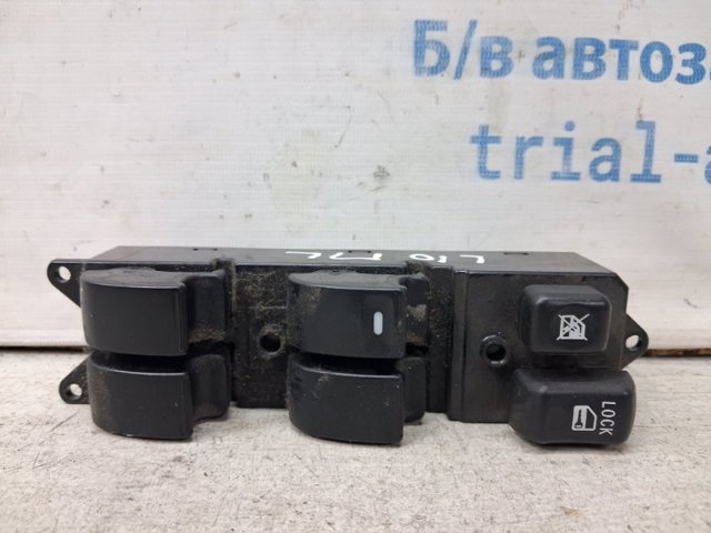Кнопковий блок керування склопідіймачами передній лівий 8608A068 MITSUBISHI