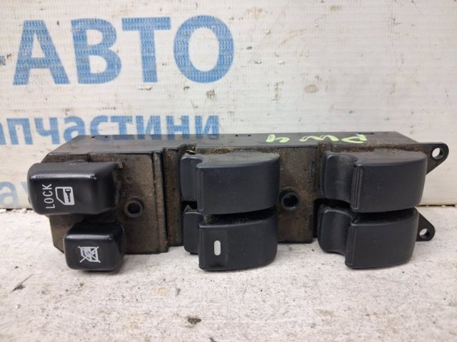 Кнопки переднього лівого склопід'ємника 8608A110 MITSUBISHI